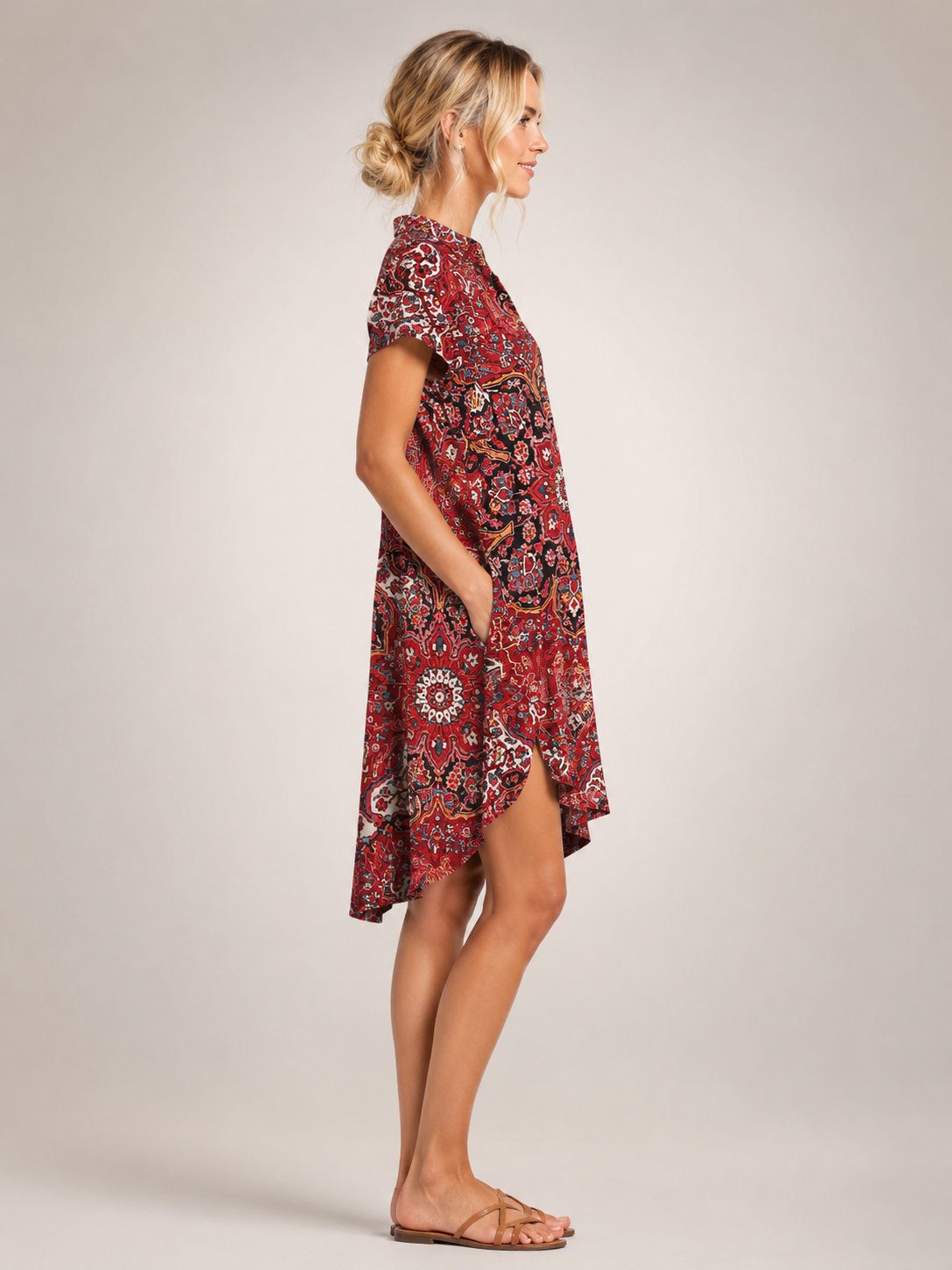 Klara | Abito mini a camicia floreale con scollo a V