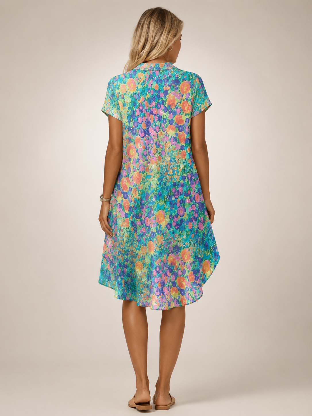 Klara | Abito mini a camicia floreale con scollo a V