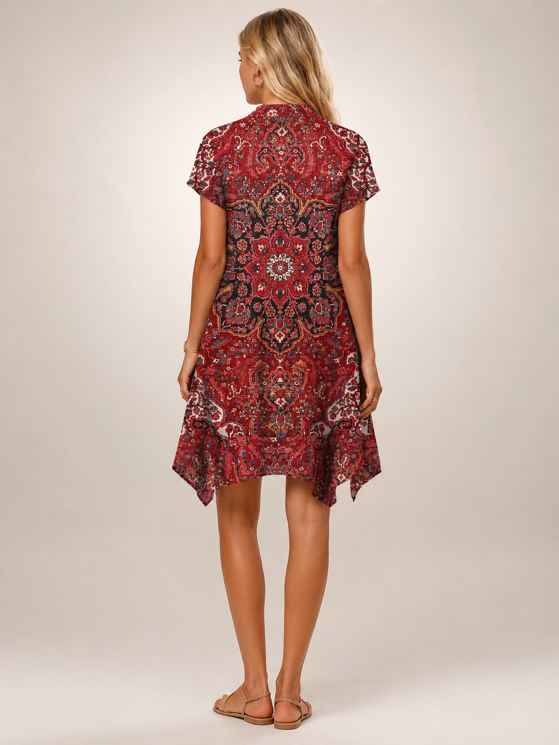 Klara | Abito mini a camicia floreale con scollo a V