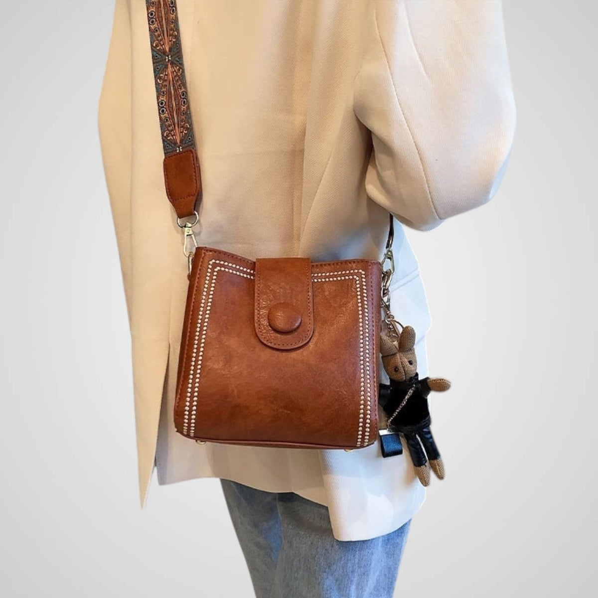 Uro | Retro Bag with Wide Adjustable Strap