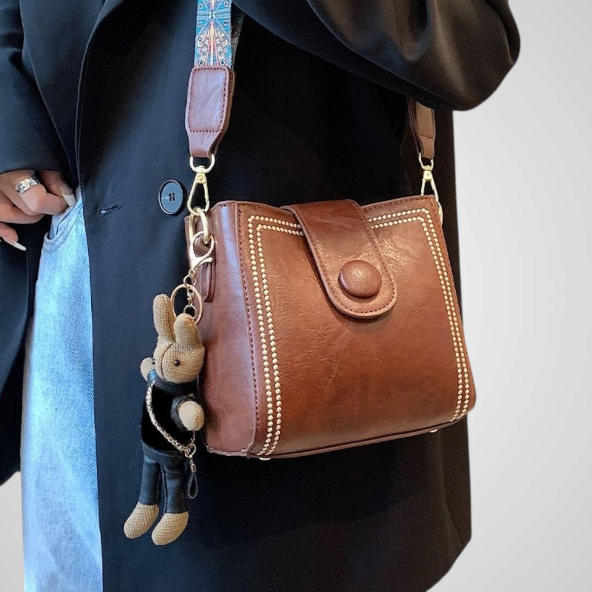 Uro | Retro Bag with Wide Adjustable Strap