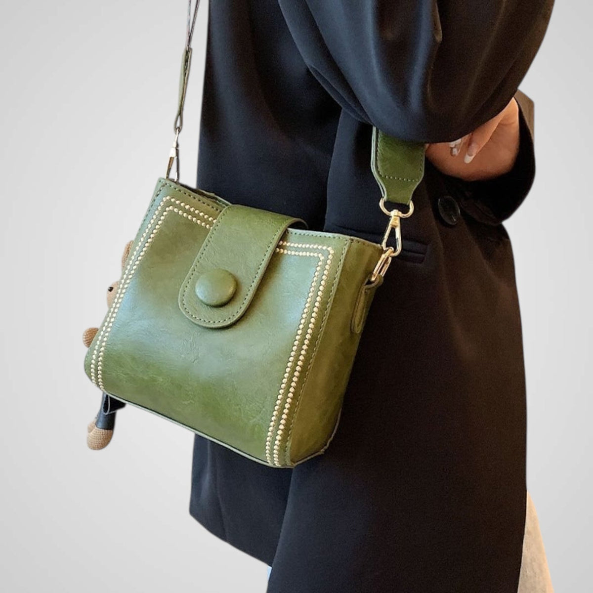 Uro | Retro Bag with Wide Adjustable Strap