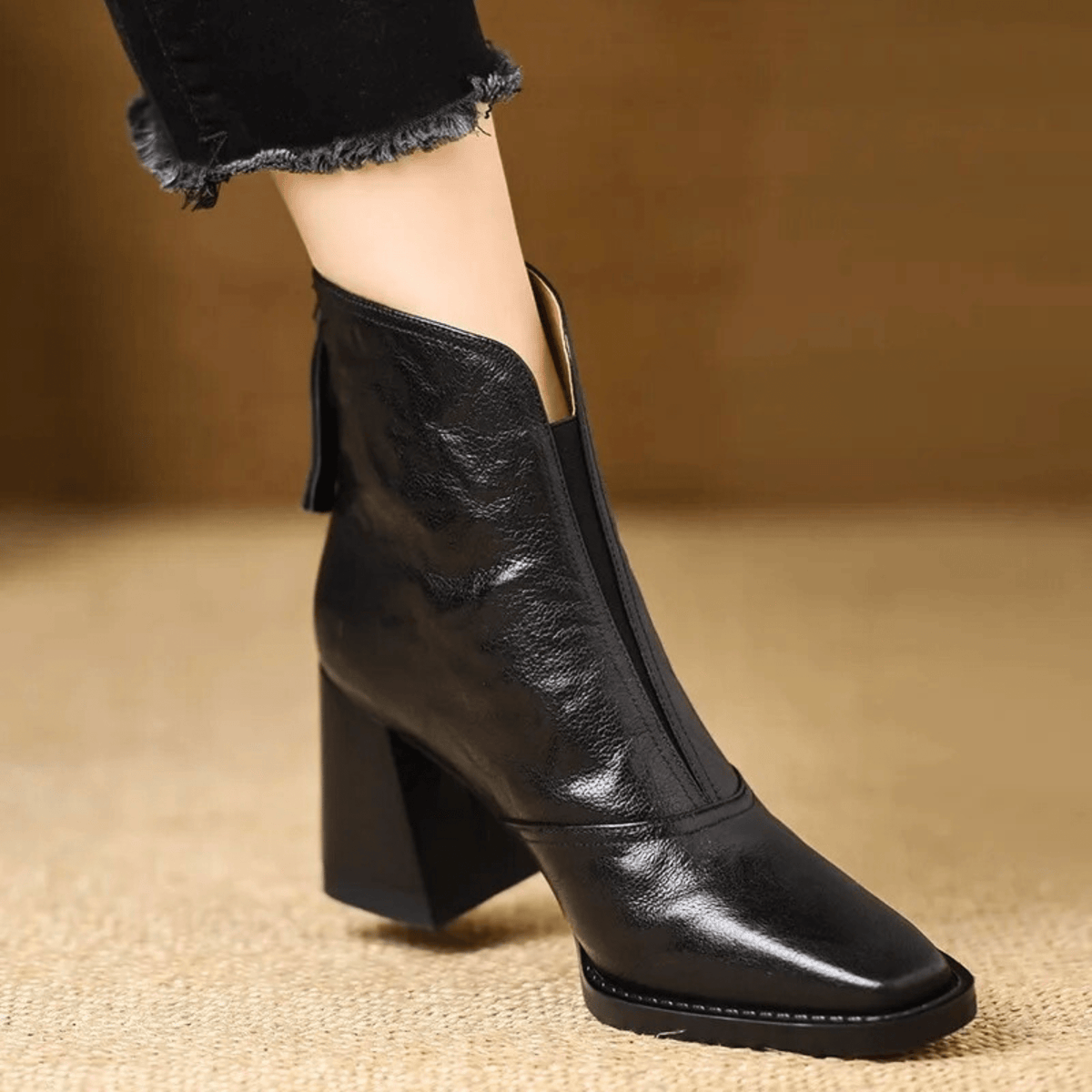 NORINA | Leather Ankle Boots with Medium Heel