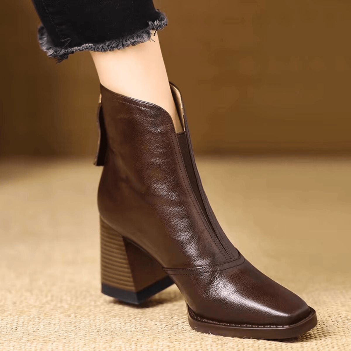 NORINA | Leather Ankle Boots with Medium Heel